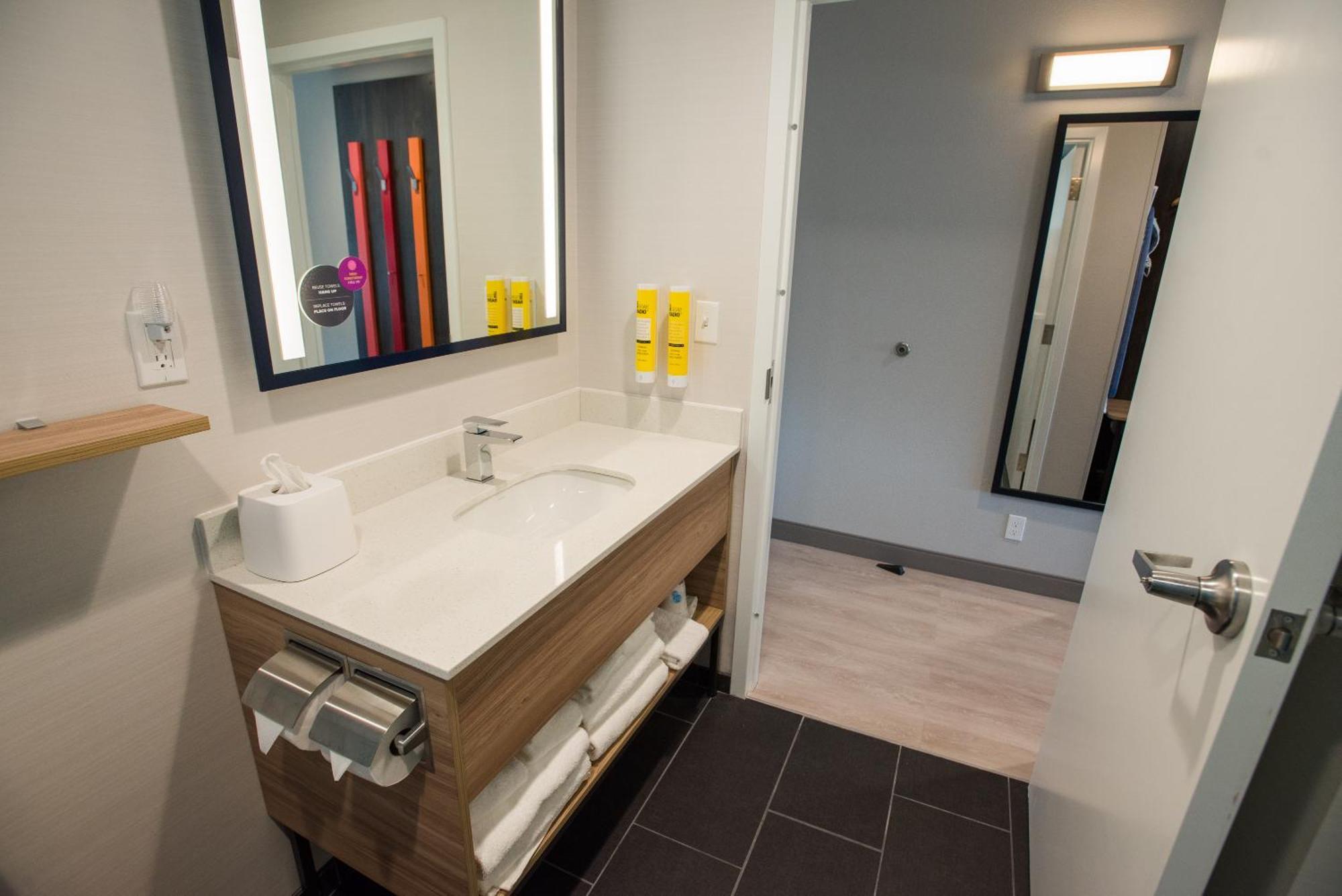 Tru By Hilton Cedar Rapids Westdale Hotell Eksteriør bilde