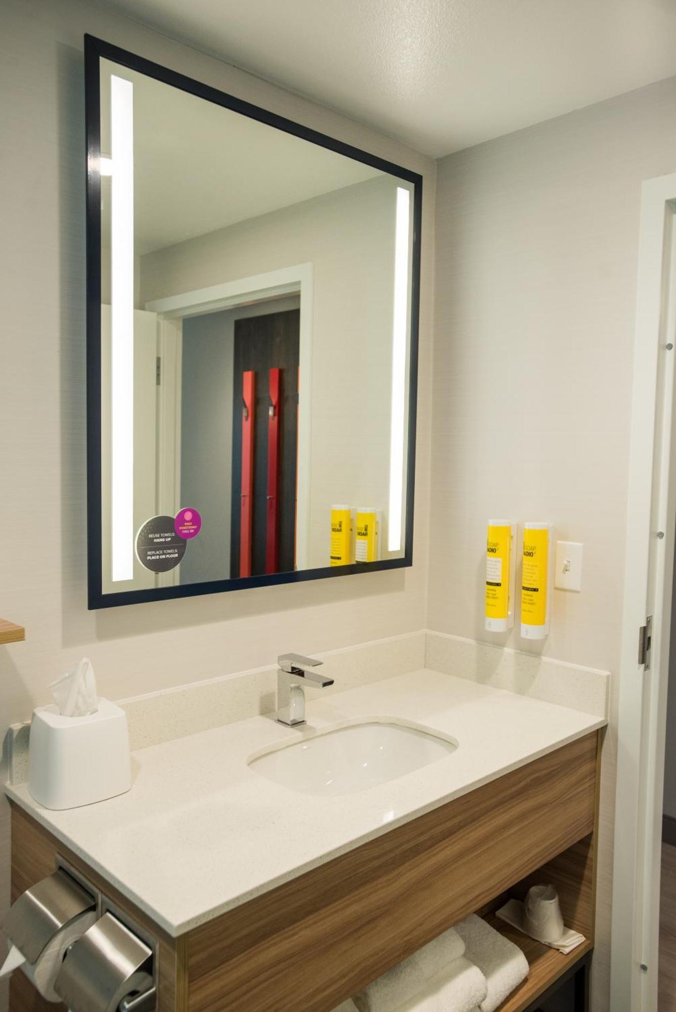 Tru By Hilton Cedar Rapids Westdale Hotell Eksteriør bilde